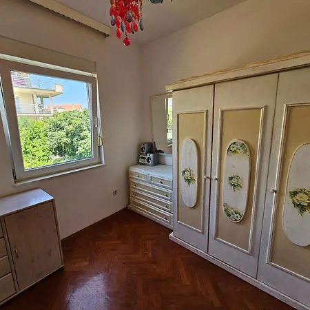 With A Magical View سبليت